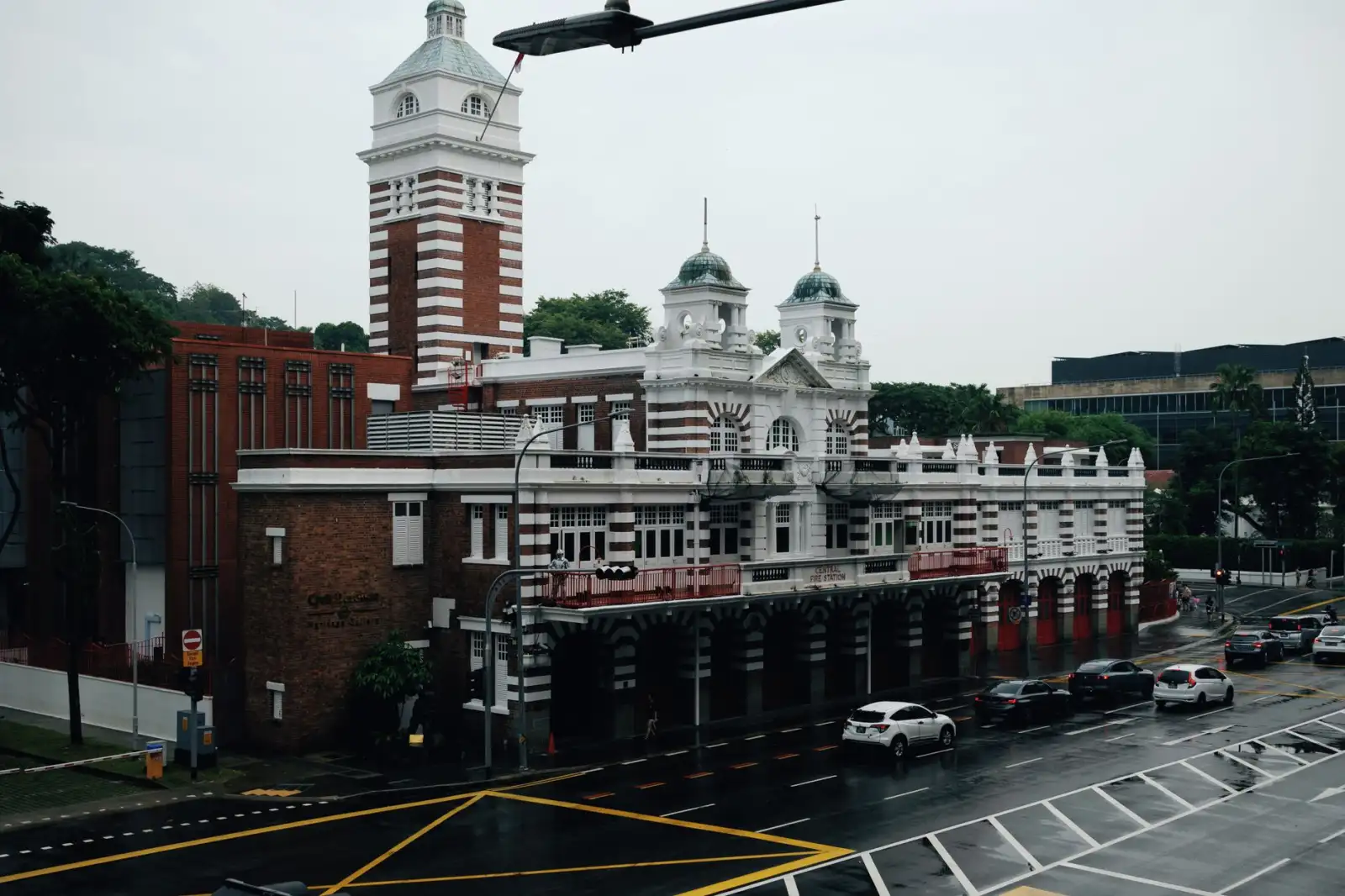 基于儿童认知发展的早教益智玩具设计理念与技术实现